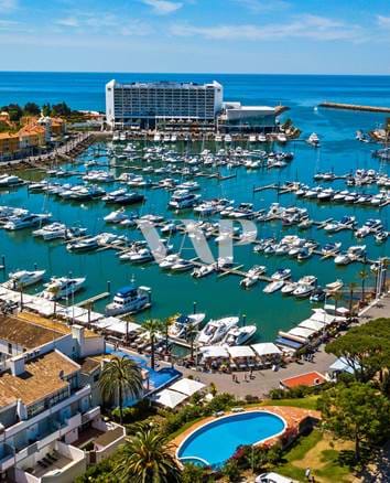 3 bedroom apartment for sale in Vilamoura Marina, modern style fully refurbished