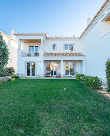 3 + 2 Bedroom Villa for sale in Vilamoura, set in a condominium with swimming pool
