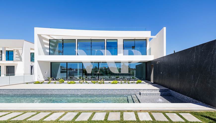 Villa de 4 chambre à vendre à Vilamoura, luxe et haute qualité