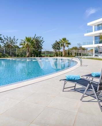 2 bedroom flat for sale in Vilamoura, inserted in a luxury development