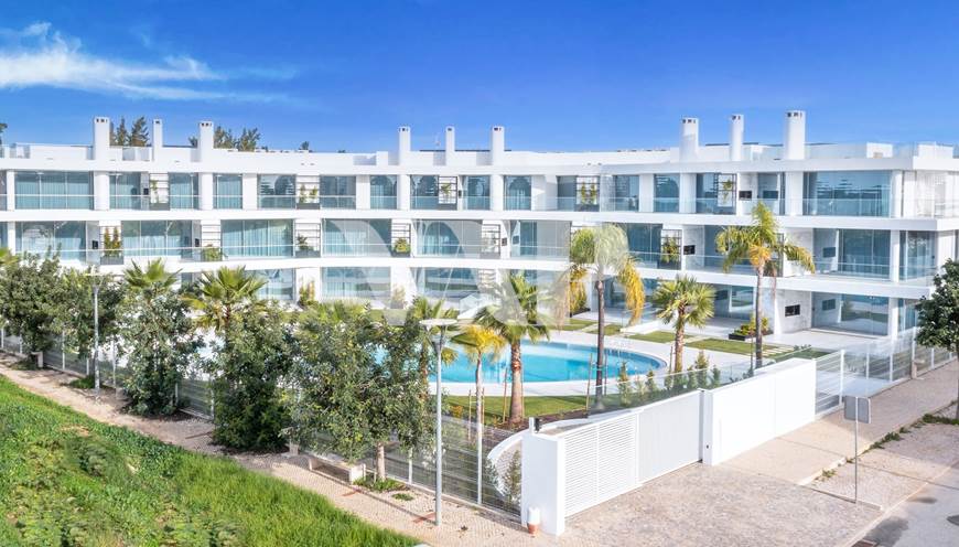 2 bedroom flat for sale in Vilamoura, inserted in a luxury development