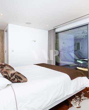 Luxusvilla mit 3 + 2 Schlafzimmern zum Verkauf in Vilamoura mit Blick auf den Golfplatz