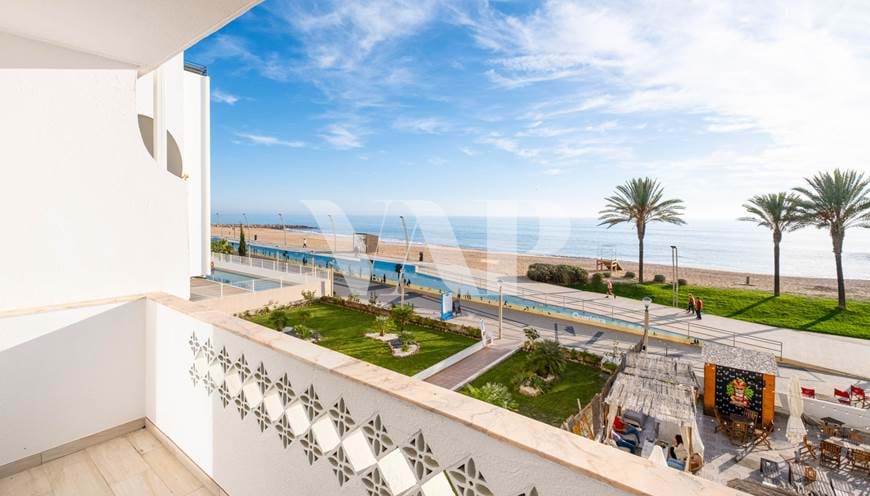 Appartement rénové de 2 chambres à vendre à Quarteira, avec vue panoramique sur la mer