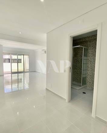 2 bedroom flat for sale in Quarteira, totally renovated and modern
