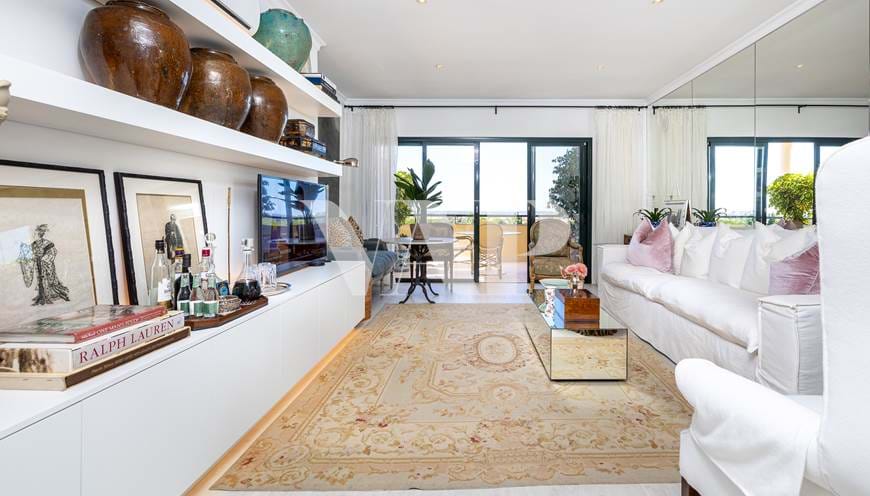 Piso de 1 dormitorio en venta en Vilamoura, moderno y lujoso con vistas al golf