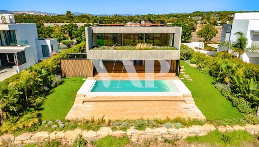 Neue Villa mit 4 Schlafzimmern zum Verkauf in Vilamoura, mit Panoramablick auf den Golf