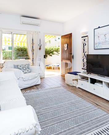 Maisonette-Wohnung mit 2 Schlafzimmern zum Verkauf in Vilamoura, komplett renoviert