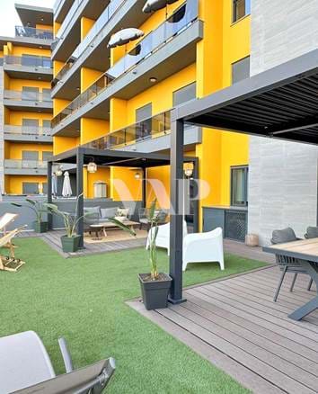 Appartement de 1 + 1 chambre à vendre à Quarteira, rénové à 500 mètres de la plage