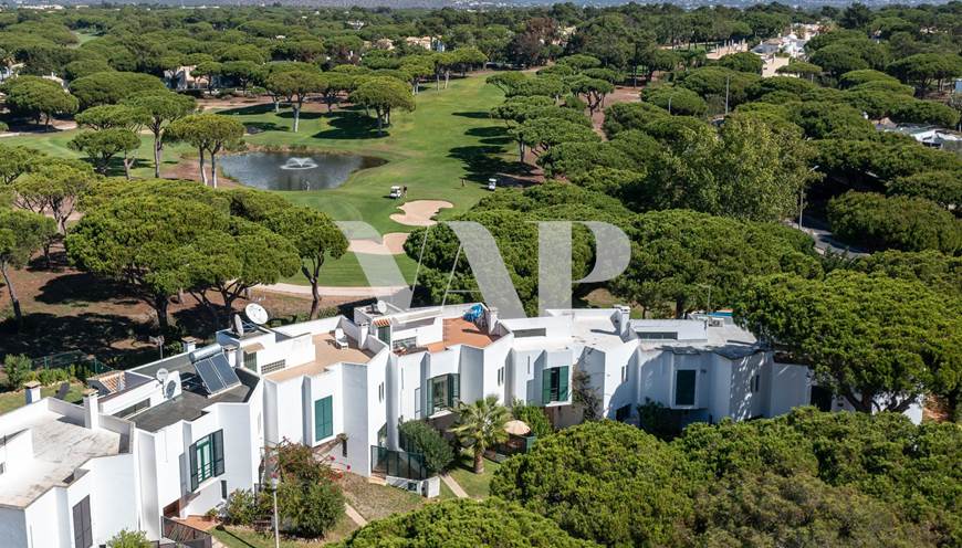 Semi-detached  2+1 bedrooms Villa with private Pool, in front of the Golf, Vilamoura