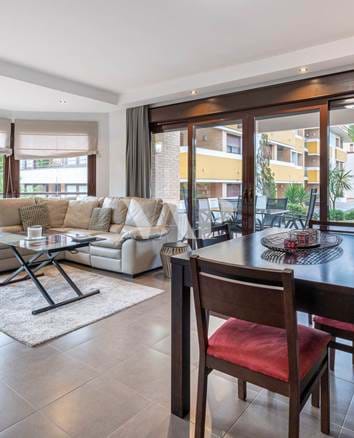 2 bedroom apartment for sale in Vilamoura, inserted in a private condominium