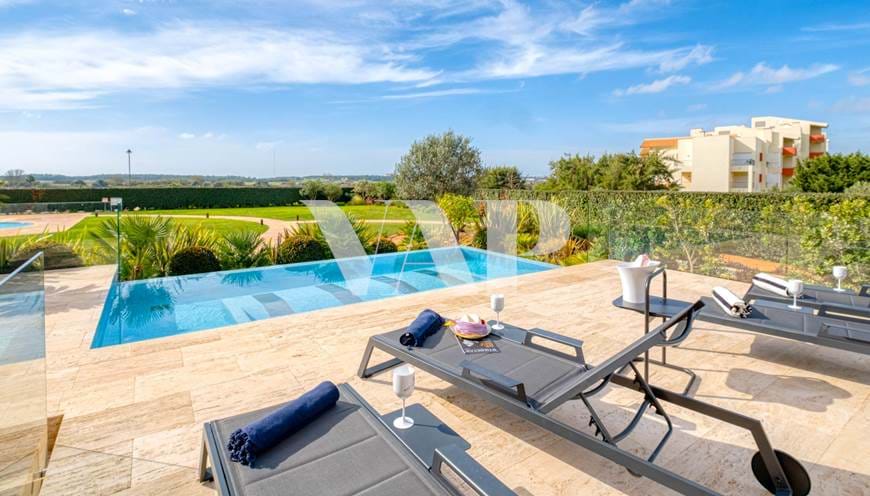 Apartamento T2 para venda em Vilamoura, com piscina/jacuzzi privado