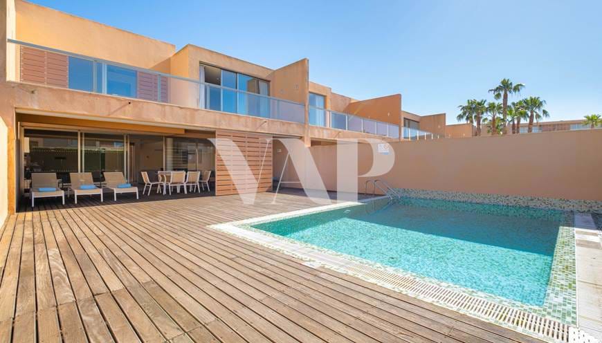 Casa adosada de 3 dormitorios con piscina privada a 500m de la playa, Salgados - Guia