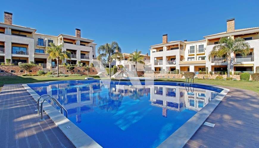 Fantástico apartamento T2 para venda  em Vilamoura inserido em condomínio fechado com piscina