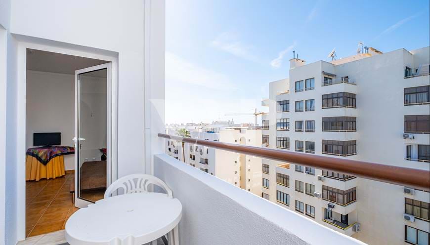 Apartamento de 1 dormitorio en venta con terraza en la azotea con vista al mar