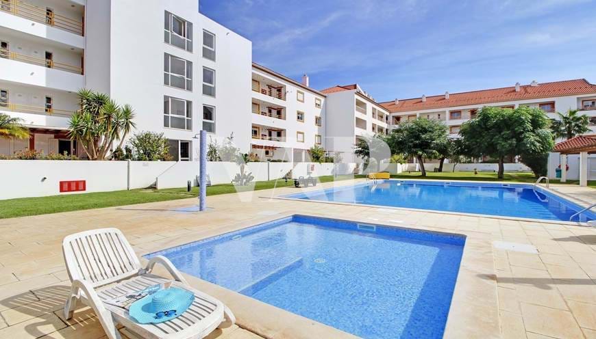 2 + 1 bedroom apartment for sale in Vilamoura, within walking distance of the Marina
