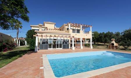 Luxueuse Villa F5 de rêve avec piscine chauffée, vue mer et campagne située à Loulé