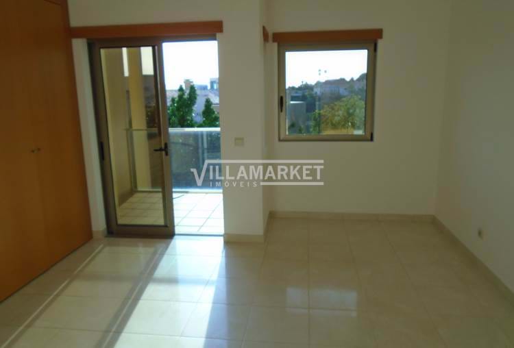 New V2 TOWNHOUSE in condominium with pool and sea view near Albufeira