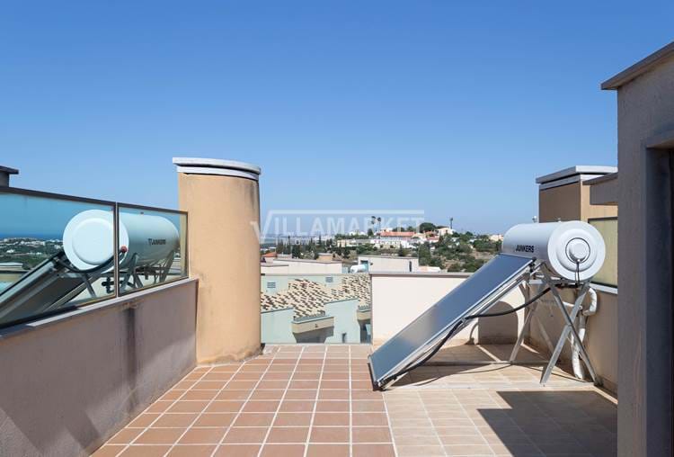 New V2 VILLA in condominium with swimming pool and sea view near Albufeira