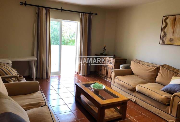 2 bedroom apartment with swimming pool located near Olhos de Agua 