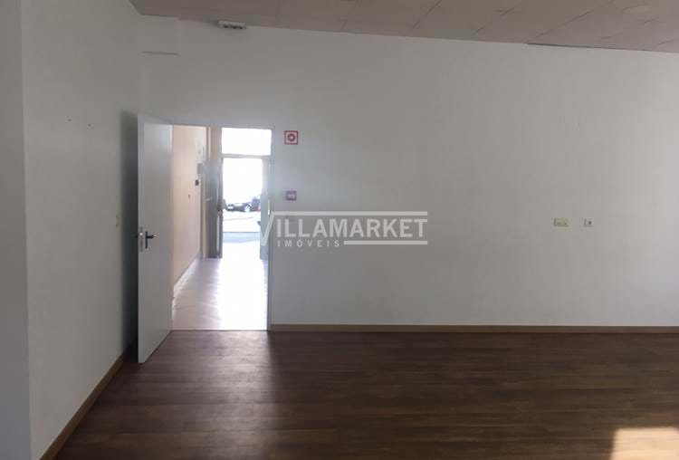 Shop with 100 m2 with private terrace in Loulé