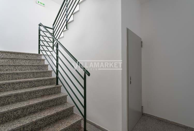 Apartamento T0 + 1 novo com 19 m2 de terraço em ALGOZ 