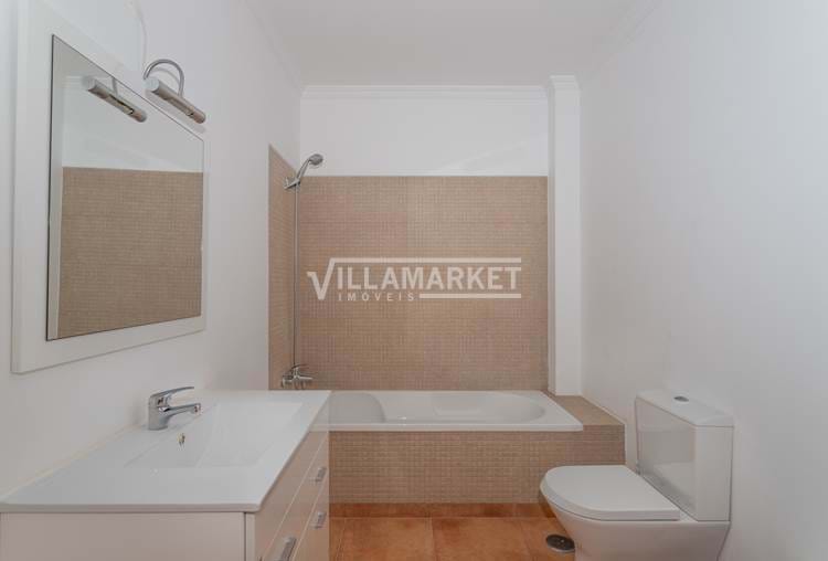 Apartment T0 + 1 new with 19 m2 of terrace in ALGOZ