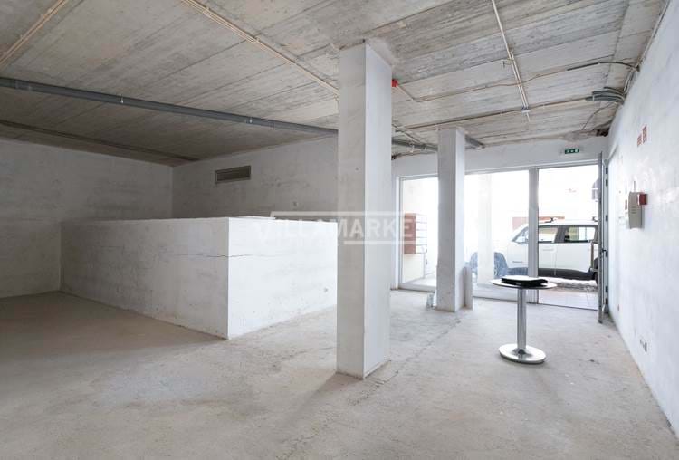 Negozio con 71 m2 situato nel centro di Algoz  