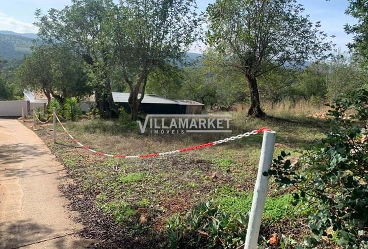 Land with 664 m2 for construction in Tôr in Loulé