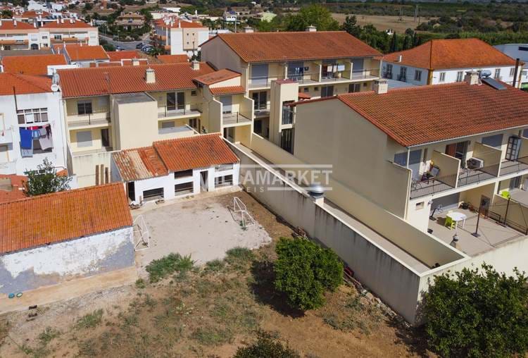 QUINTA with 1.4 ha located in the center of Algoz