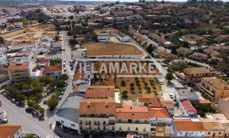 QUINTA with 1.4 ha located in the center of Algoz
