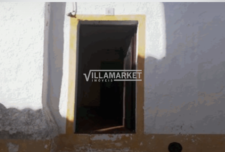 Villa de 4 chambres avec 2 étages situés à Vila Alva dans la paroisse de Cuba