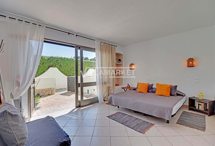 Apartment T0 with exclusive terrace in condominium ALBUFEIRA JARDIM 
