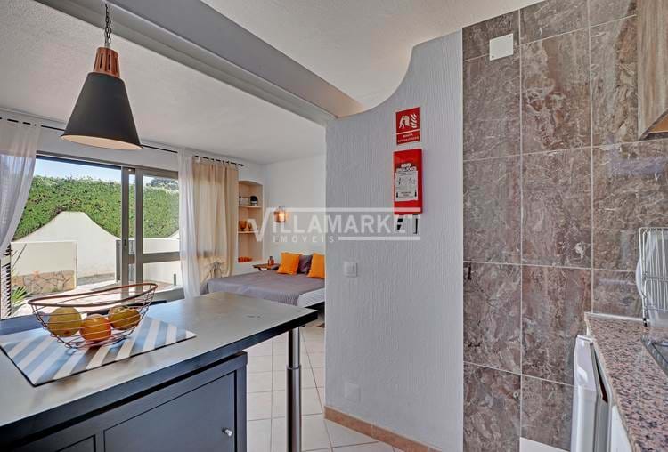 Apartment T0 with exclusive terrace in condominium ALBUFEIRA JARDIM 