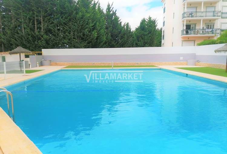 1 bedroom apartment overlooking the condominium pool located in Albufeira 