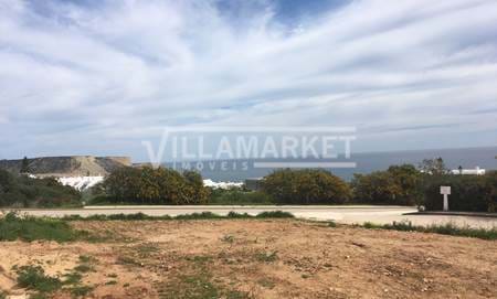 Parcelle de terrain avec 1271 m2 avec une vue imprenable sur la mer à Praia da Luz