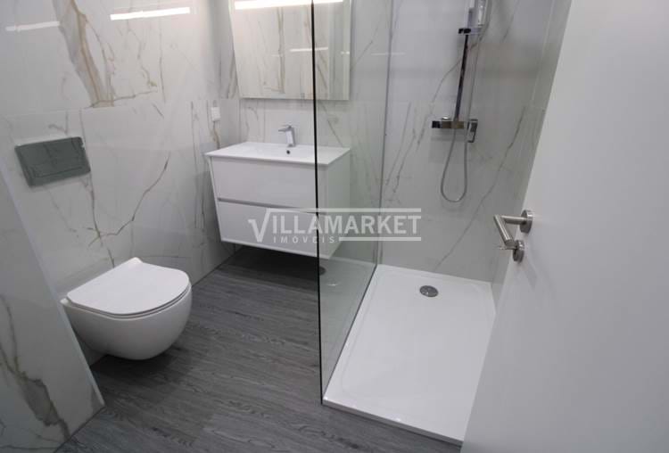 New 2 bedroom apartments inserted in a condominium with swimming pool located in Olhão