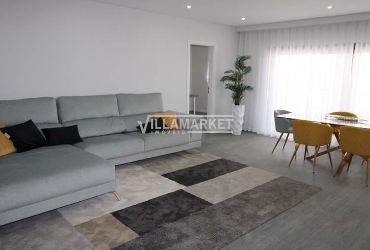 New 3 bedroom apartments inserted in a condominium with swimming pool located in Olhão