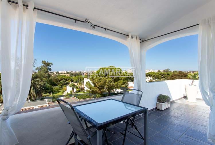 Attico di 1 tipo appartamento con vista sul mare situato nei Giardini Balaia ad Albufeira