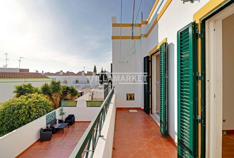 Appartement de 3 chambres avec vue sur la mer situé dans le quartier résidentiel de Mato Santo Espirito à Tavira 
