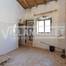 Maison typique algarvia à rénover insérée dans un terrain de 750 m2 situé à BENAFIM