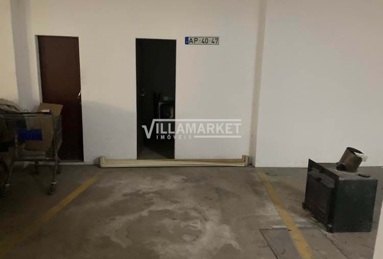Parking with 15 m2 consisting of 1 parking lot and 1 storage room inserted in a condominium located in Praia dos Aveiros in ALBUFEIRA