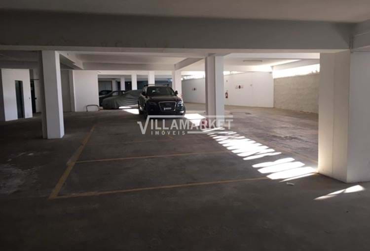 Parcheggio con 15 m2 composto da 1 parcheggio e 1 ripostiglio inserito in un condominio situato a Praia dos Aveiros ad ALBUFEIRA