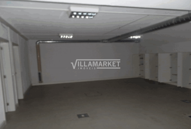 Street Commerce Shop with 505 m2 located in the Center of Porto