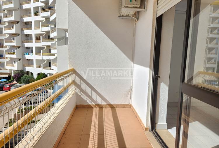 BRIGHT 1 BEDROOM APARTMENT INSERTED ON THE 1ST FLOOR OF THE CONDOMINIUM WITH POOL JÚLIO DINIS IN ALBUFEIRA  