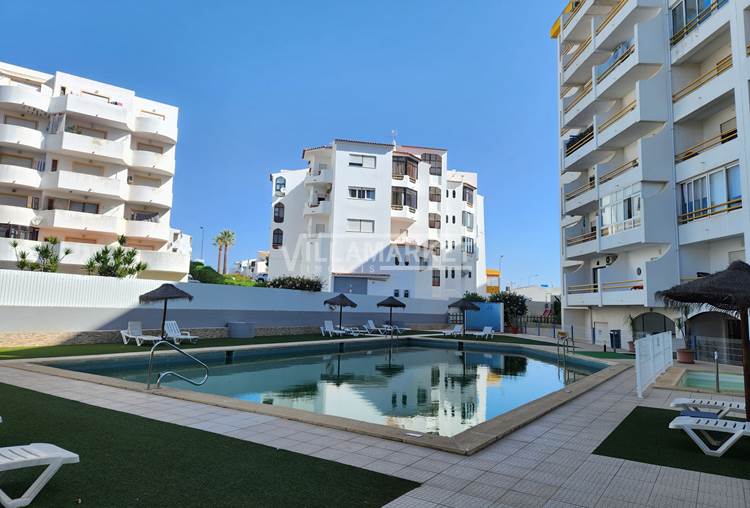 BRIGHT 1 BEDROOM APARTMENT INSERTED ON THE 1ST FLOOR OF THE CONDOMINIUM WITH POOL JÚLIO DINIS IN ALBUFEIRA  