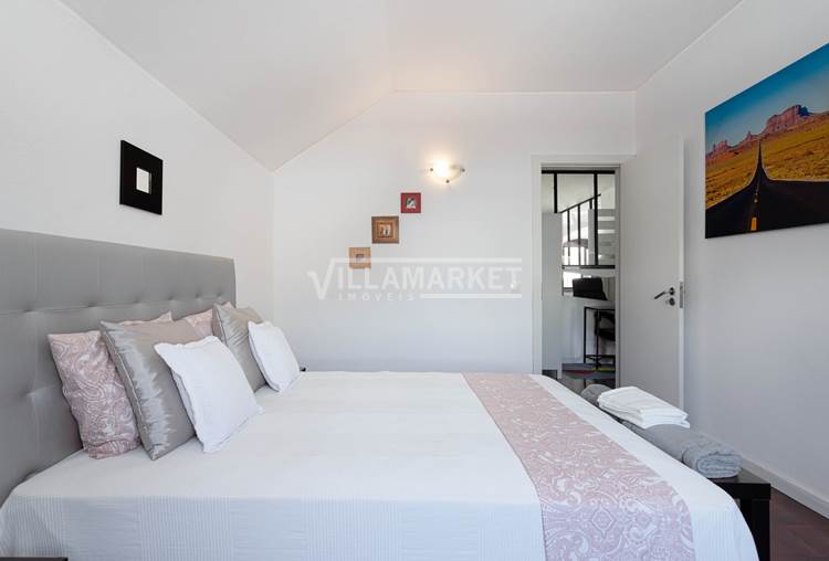 Appartement rénové de 3 chambres situé dans le centre-ville d’Albufeira, à quelques mètres de la plage de Pescadores