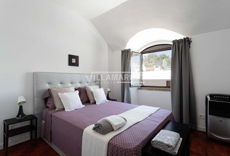 Appartement rénové de 3 chambres situé dans le centre-ville d’Albufeira, à quelques mètres de la plage de Pescadores