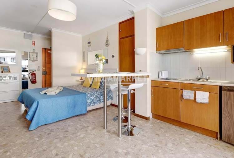 Apartamento T0 para alugueres mensais "VAU BEACH SERENITY AL 136032" situado na Praia do Vau em Portimão