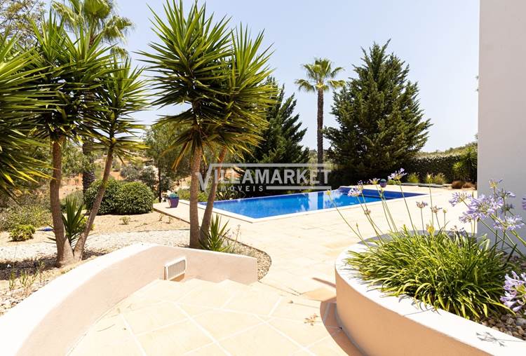 Villa con 3 camere da letto con piscina situata nel tranquillo ed esclusivo Vale da Pinta Golf Resort.