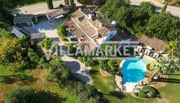 Magnifica Quinta V5 + 1 con piscina e licenza per il turismo rurale inserito in un terreno con 3034 m2 situato a Boliqueime